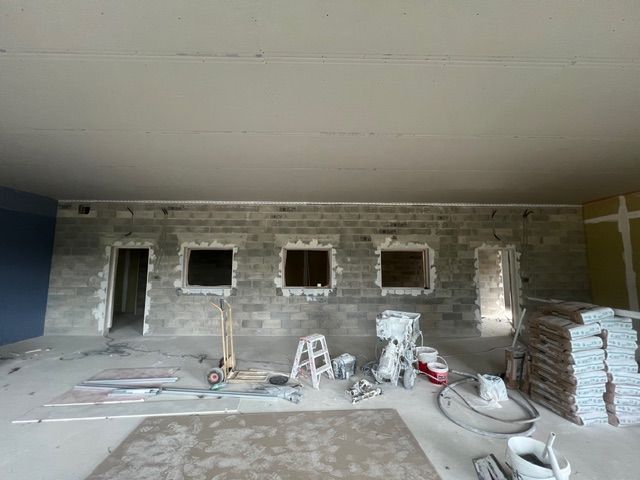Avant travaux de plâtrerie traditionnelle dans une maison en construction